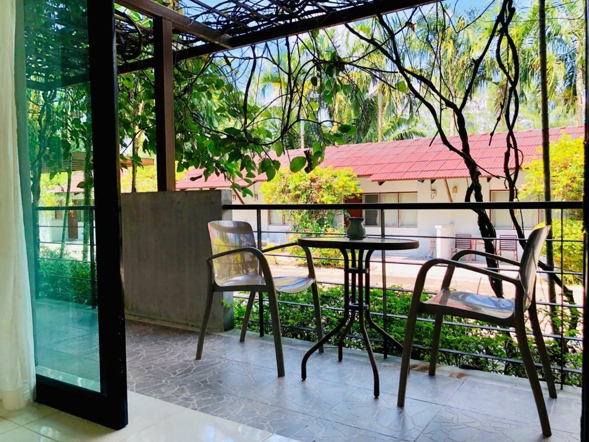 Wassana Sitdharma Guesthouse Trang Exteriör bild